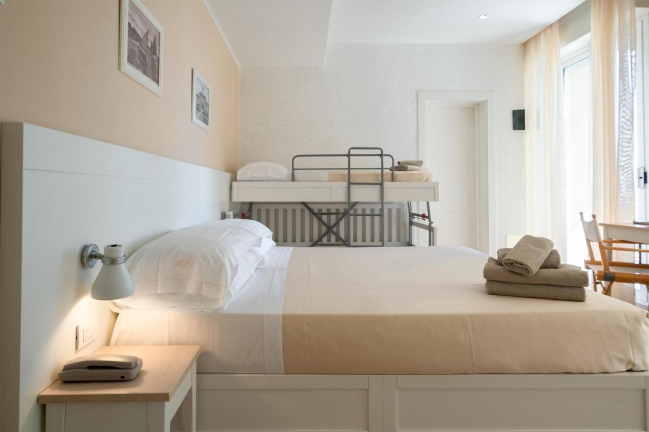 Hotel Bristol Cattolica Exterior foto