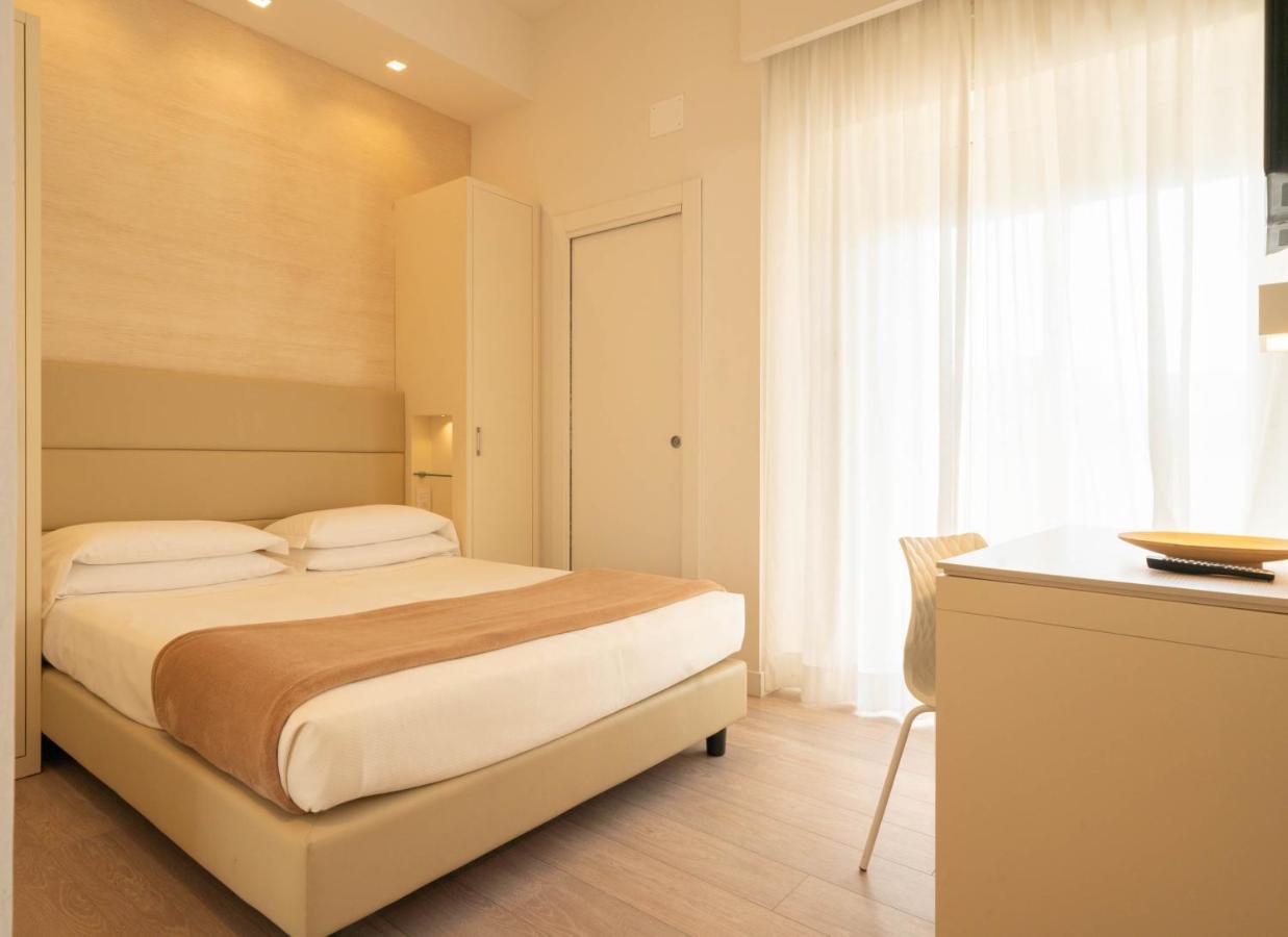 Hotel Bristol Cattolica Exterior foto