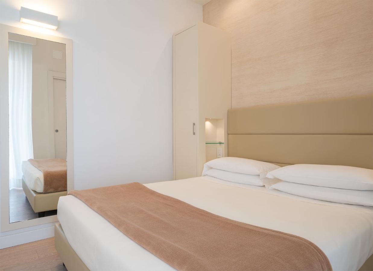 Hotel Bristol Cattolica Exterior foto