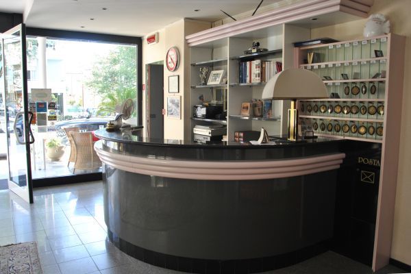 Hotel Bristol Cattolica Exterior foto